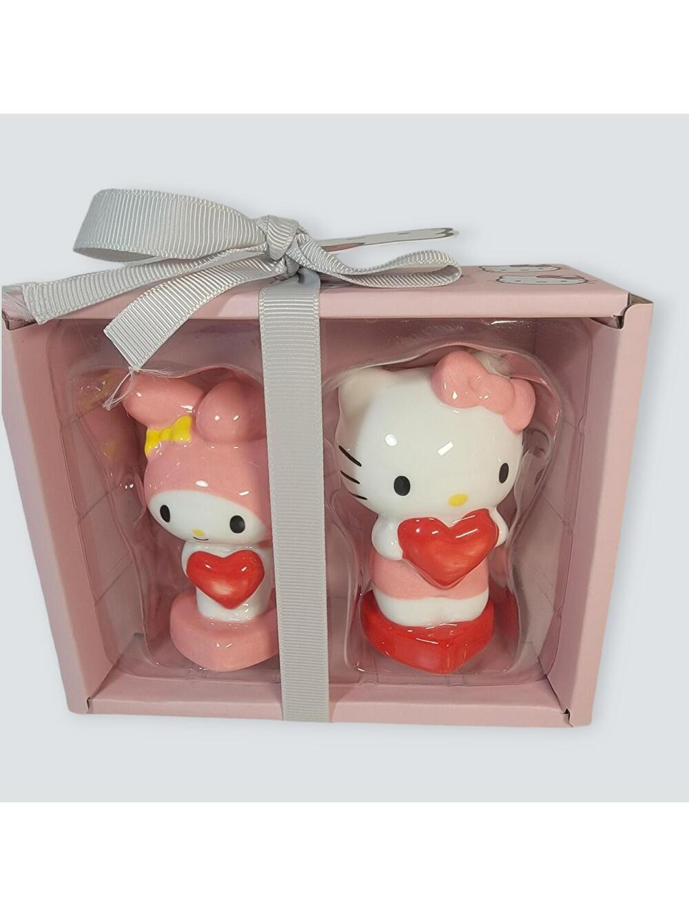 Sanrio and friends Hello Kitty salt and pepper shaker